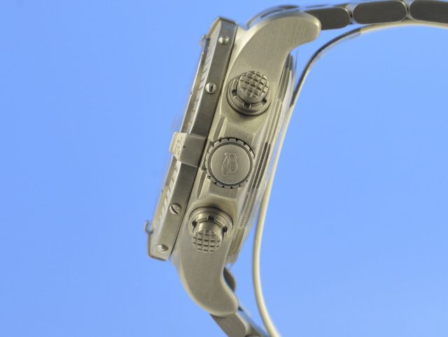 Breitling Avenger Chronograph Titan