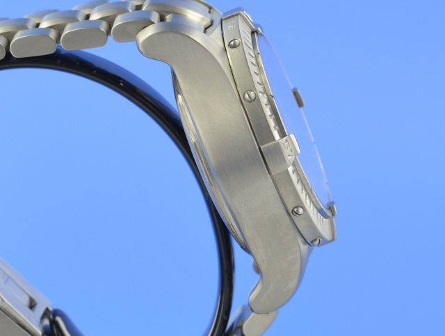 Breitling Avenger Chronograph Titan