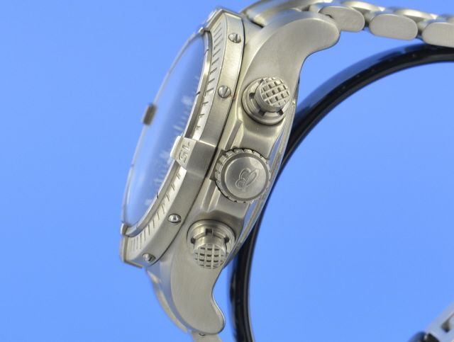 Breitling Avenger Chronograph Titan