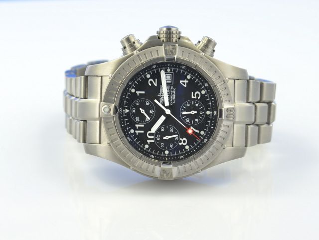 Breitling Avenger Chronograph Titan