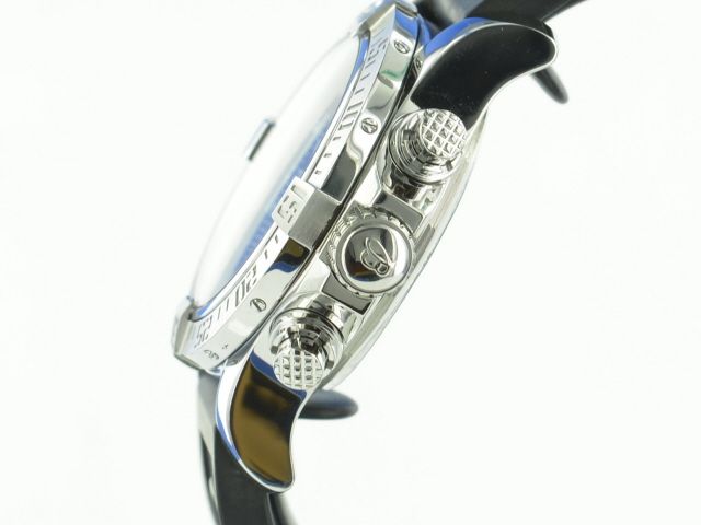 Breitling Avenger II Chronograph