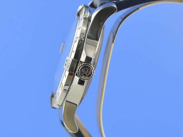 Breitling Avenger II GMT