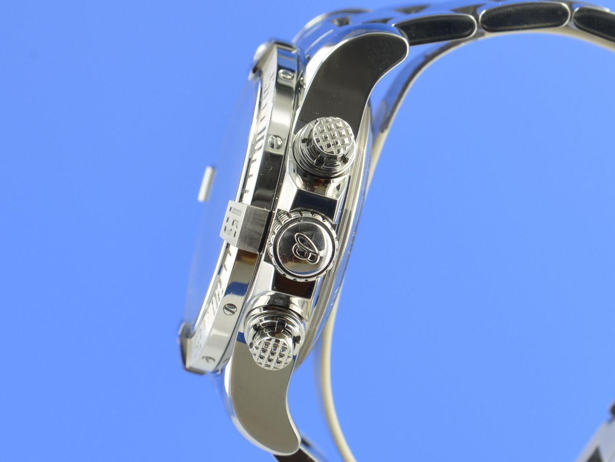 Breitling Avenger II Chronograph