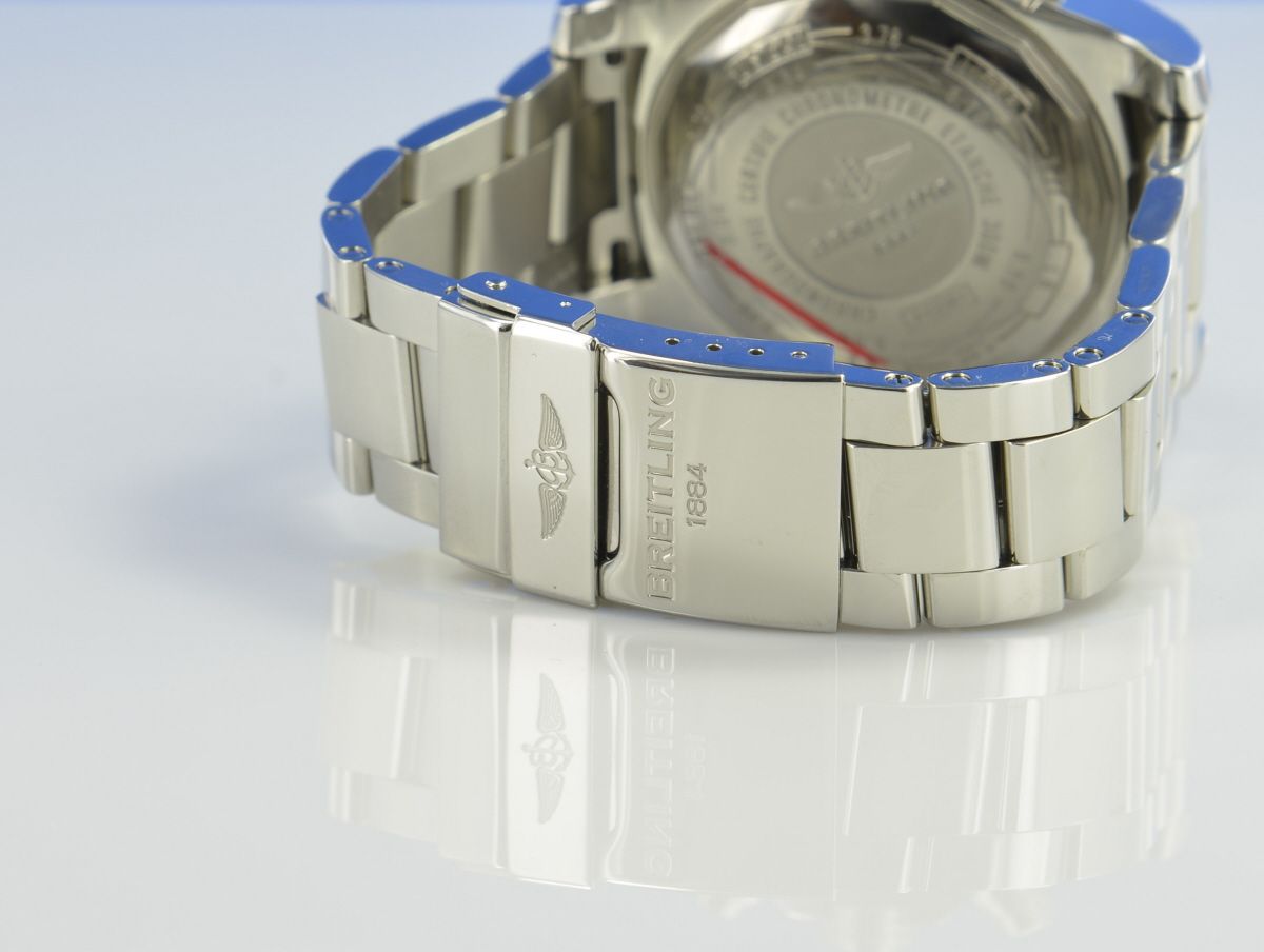 Breitling Avenger II Chronograph