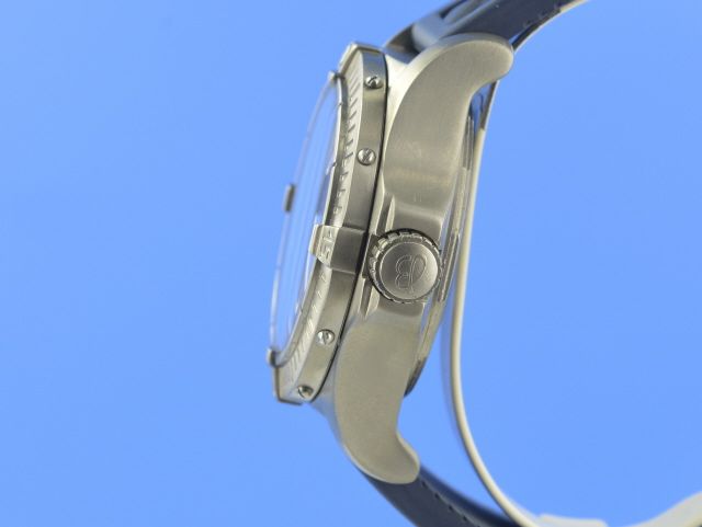 Breitling Avenger Seawolf Titan Automatik