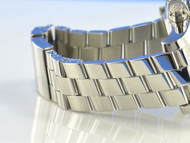 Breitling Avenger Skyland