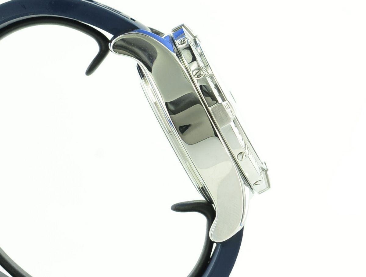 Breitling Avenger Skyland Chronograph A13380