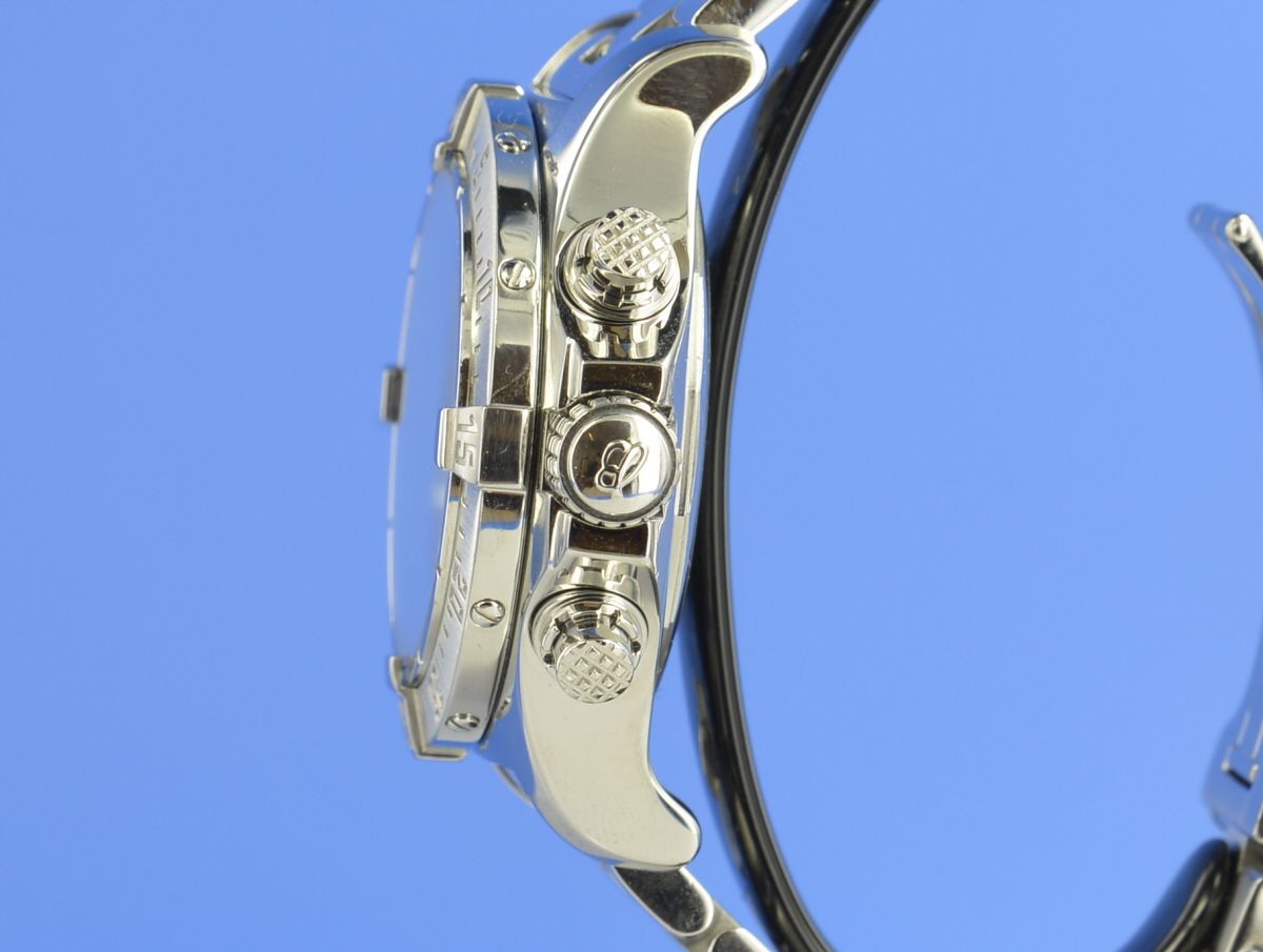 Breitling Avenger Skyland Chronograph