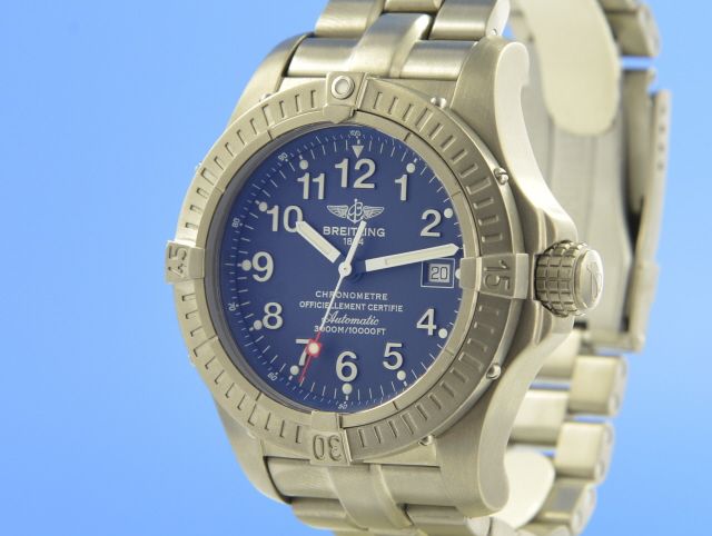 Breitling Avenger Titan