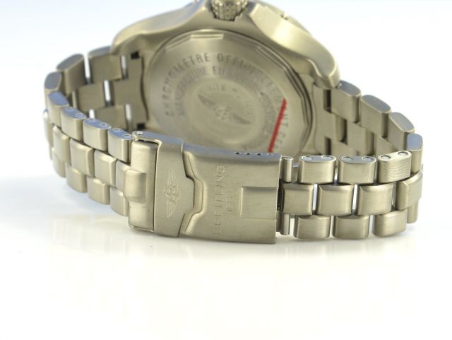 Breitling Avenger Titan