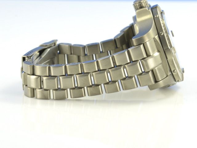 Breitling Avenger Titan