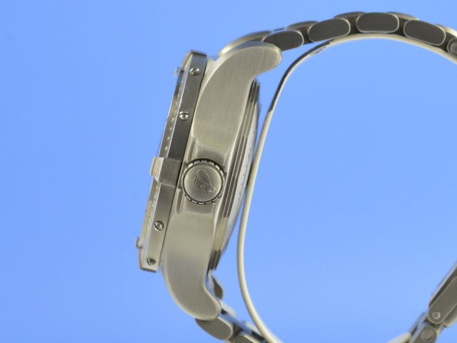 Breitling Avenger Titan