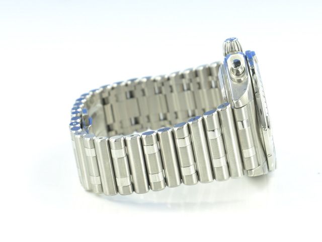 Breitling Chronomat B01 42