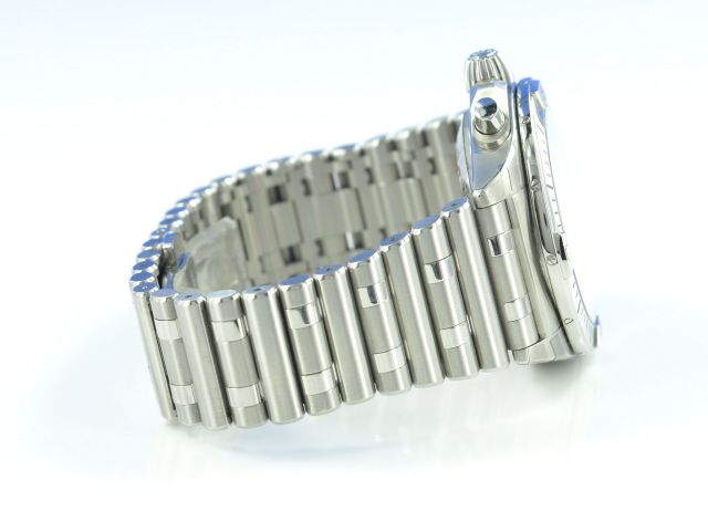 Breitling Chronomat B01 42