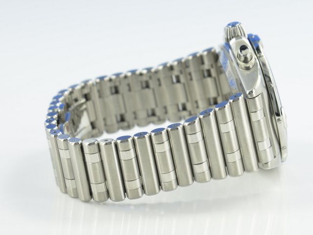 Breitling Chronomat B01 42