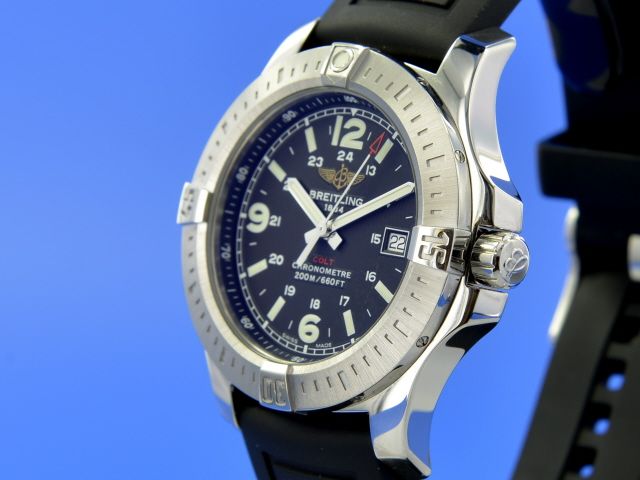 Breitling Colt 44 mm Quarz
