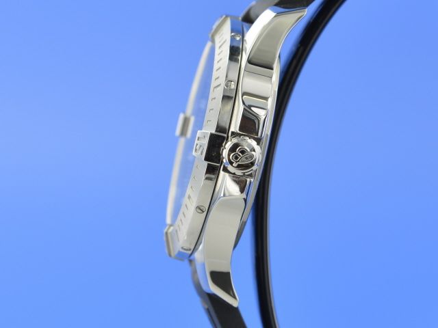 Breitling Colt 44 mm Quarz