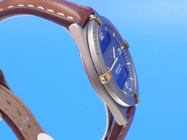 Breitling Navitimer Aerospace Titan/Gold