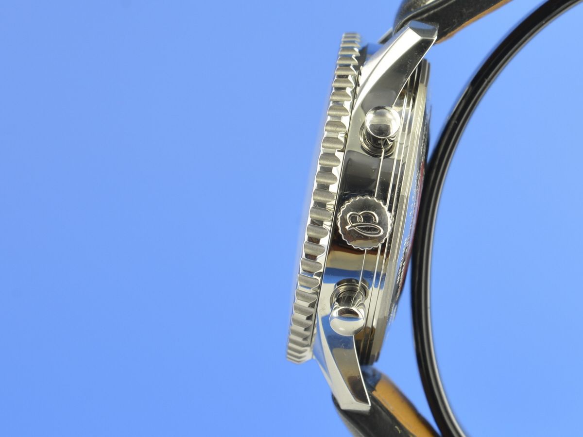 Breitling Navitimer World