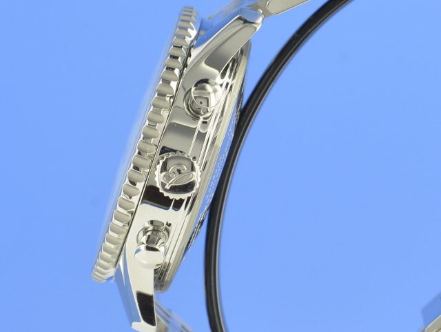 Breitling Navitimer World