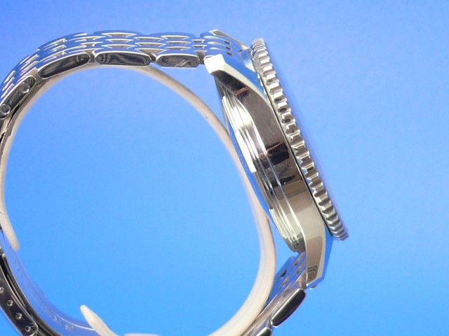 Breitling Navitimer World