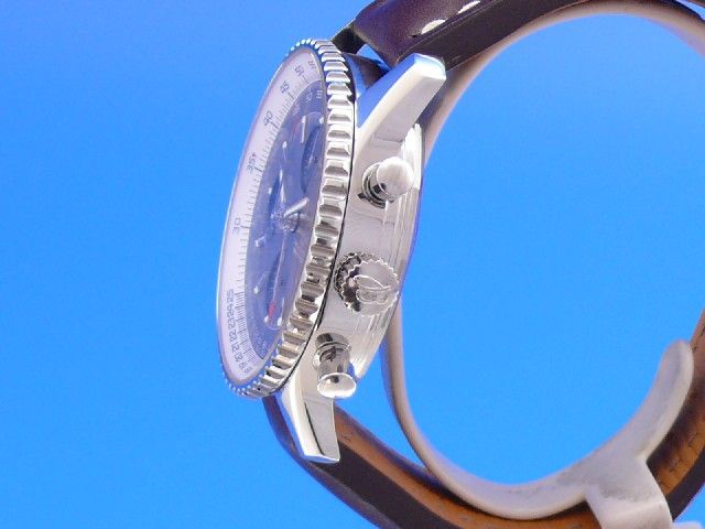 Breitling Navitimer World