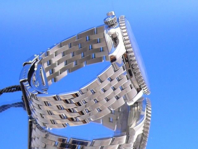 Breitling Navitimer World