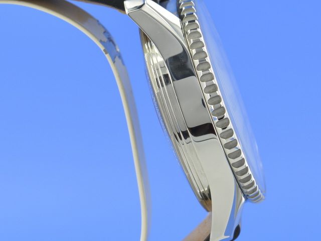 Breitling Navitimer World