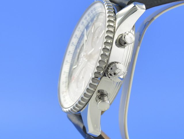 Breitling Navitimer World