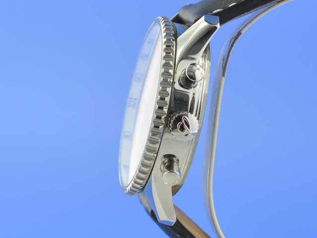 Breitling Navitimer World