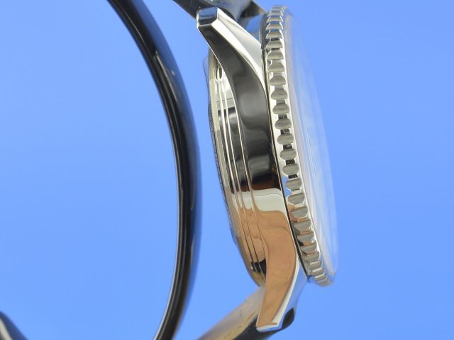 Breitling Navitimer World