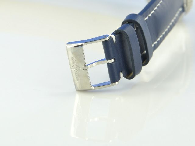 Breitling Navitimer World