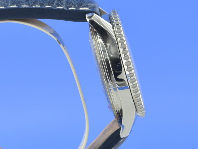 Breitling Navitimer World