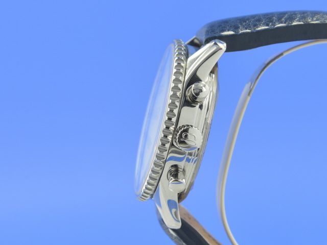 Breitling Navitimer World