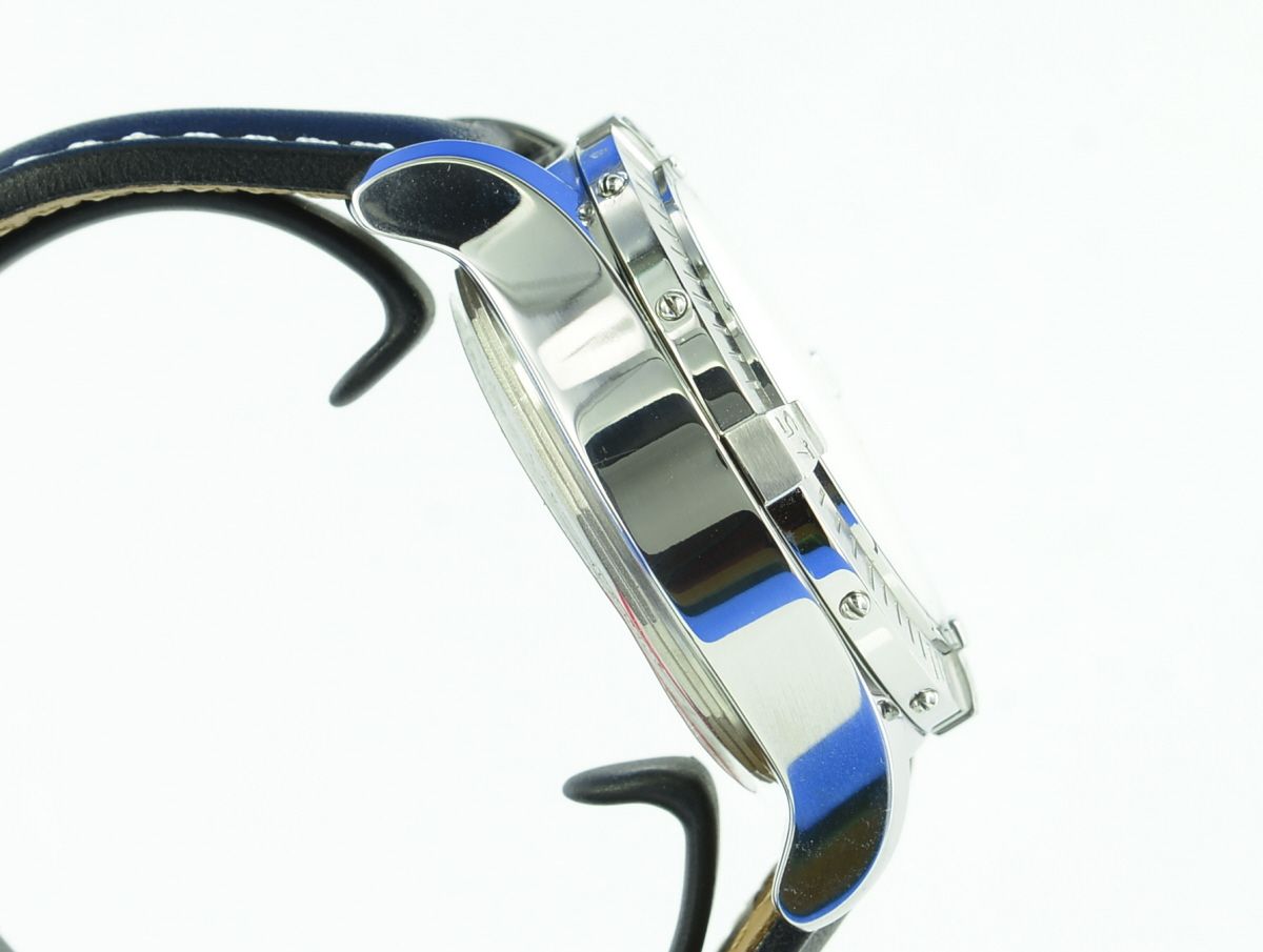 Breitling Super Avenger A13370