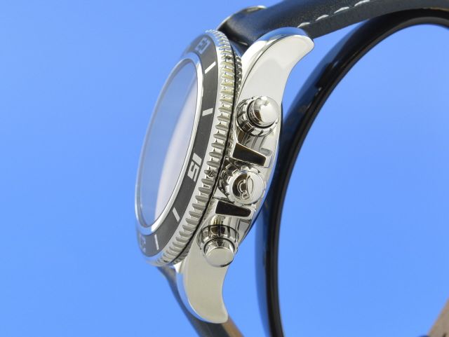 Breitling Superocean Chronograph Quarz