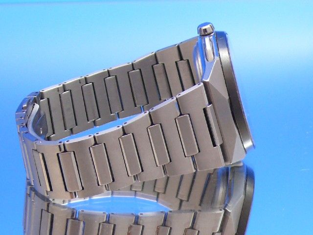 CITIZEN Funkuhr Satellite Titan Eco Drive Weltzeit