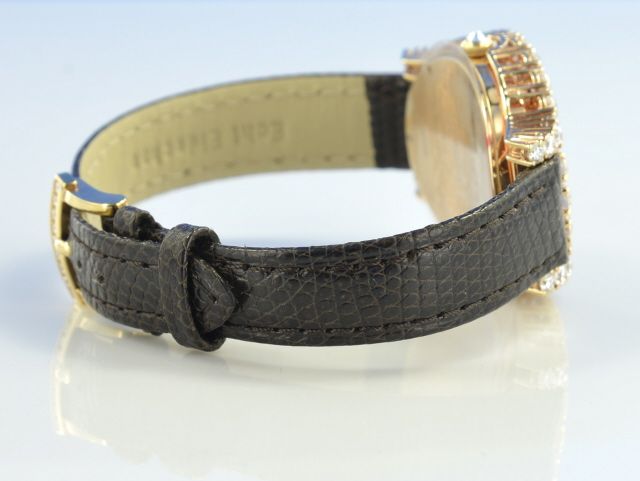 Chopard LHeure du Diamant Oval Medium