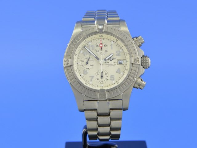 Breitling Avenger Chrono