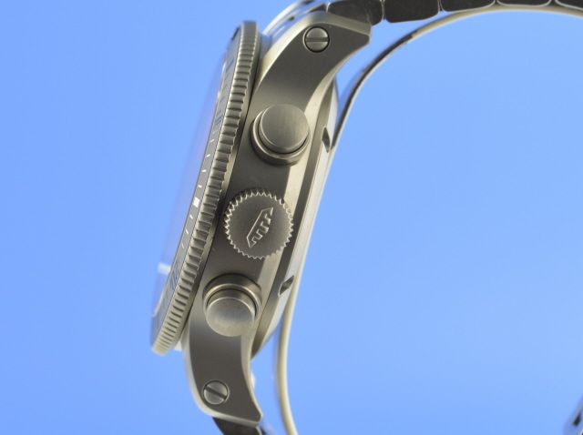 Fortis B-42 Titanium Carbon Dial Chronograph