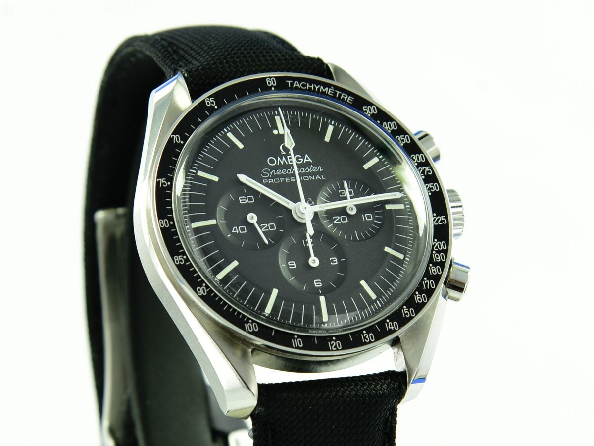 Omega Speedmaster Moonwatch 31032425001002