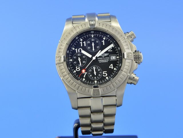 Breitling Avenger Chronograph Titan