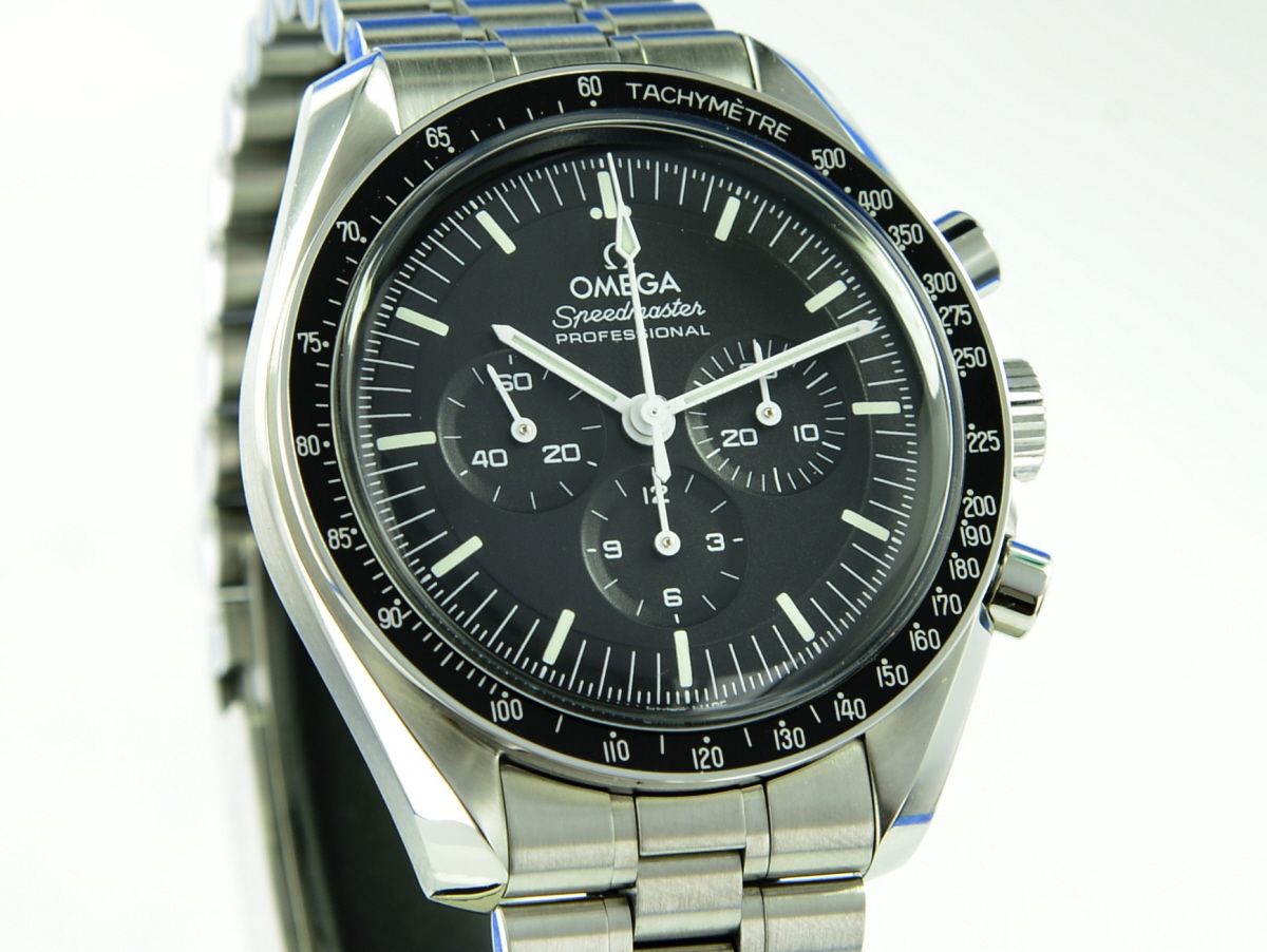 Omega Speedmaster Moonwatch Master Chronometer