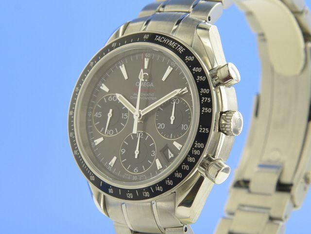 Omega Speedmaster Date 40 mm Chronometer