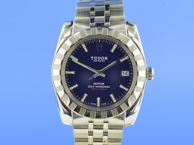 Tudor Classic Date