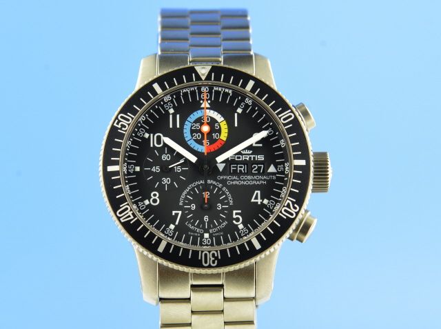 Fortis Cosmonauts B42 - ISS Herren Chronograph Titan
