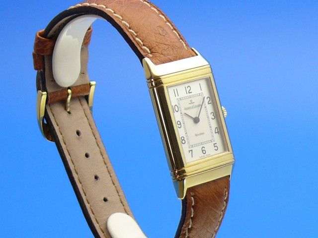 Jaeger Le Coultre Reverso Classique Medium 18K/750 Gold
