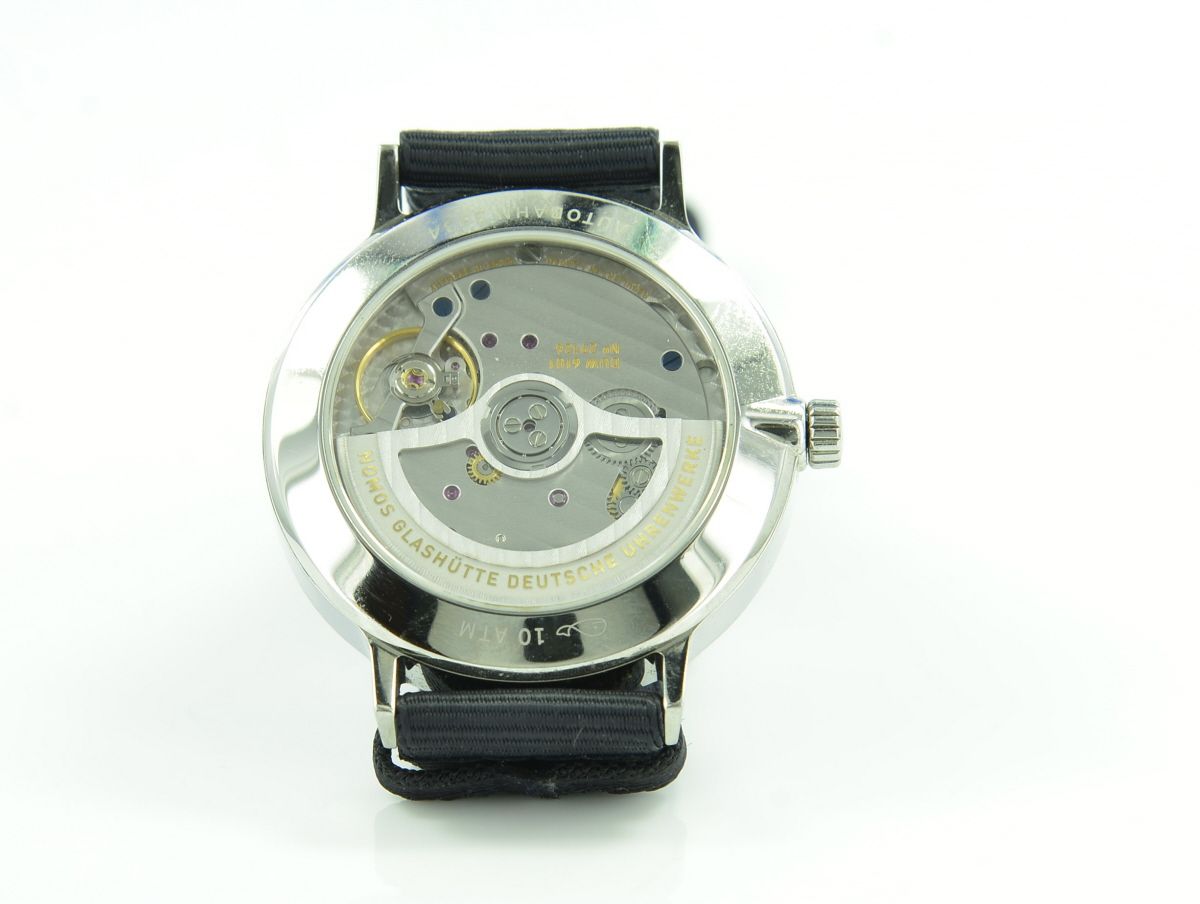 Nomos Autobahn neomatik 41 Datum