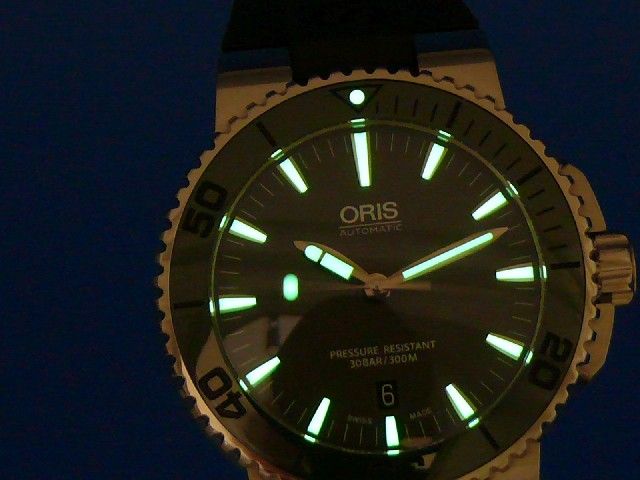 Oris Aquis Date