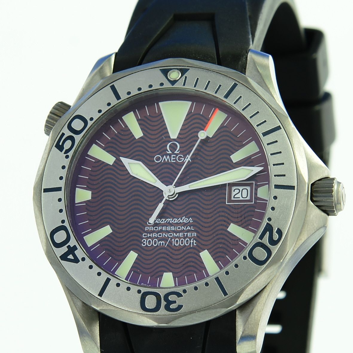 Omega Seamaster Diver 300M Titan Red Dial Seltenheit 168.1623